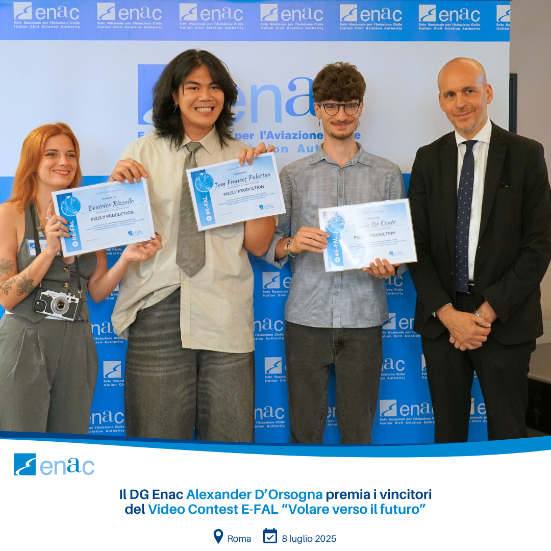 Il DG Enac Alexander D'Orsogna premia i vincitori del Video Contest E-FAL "Volare verso il futuro"