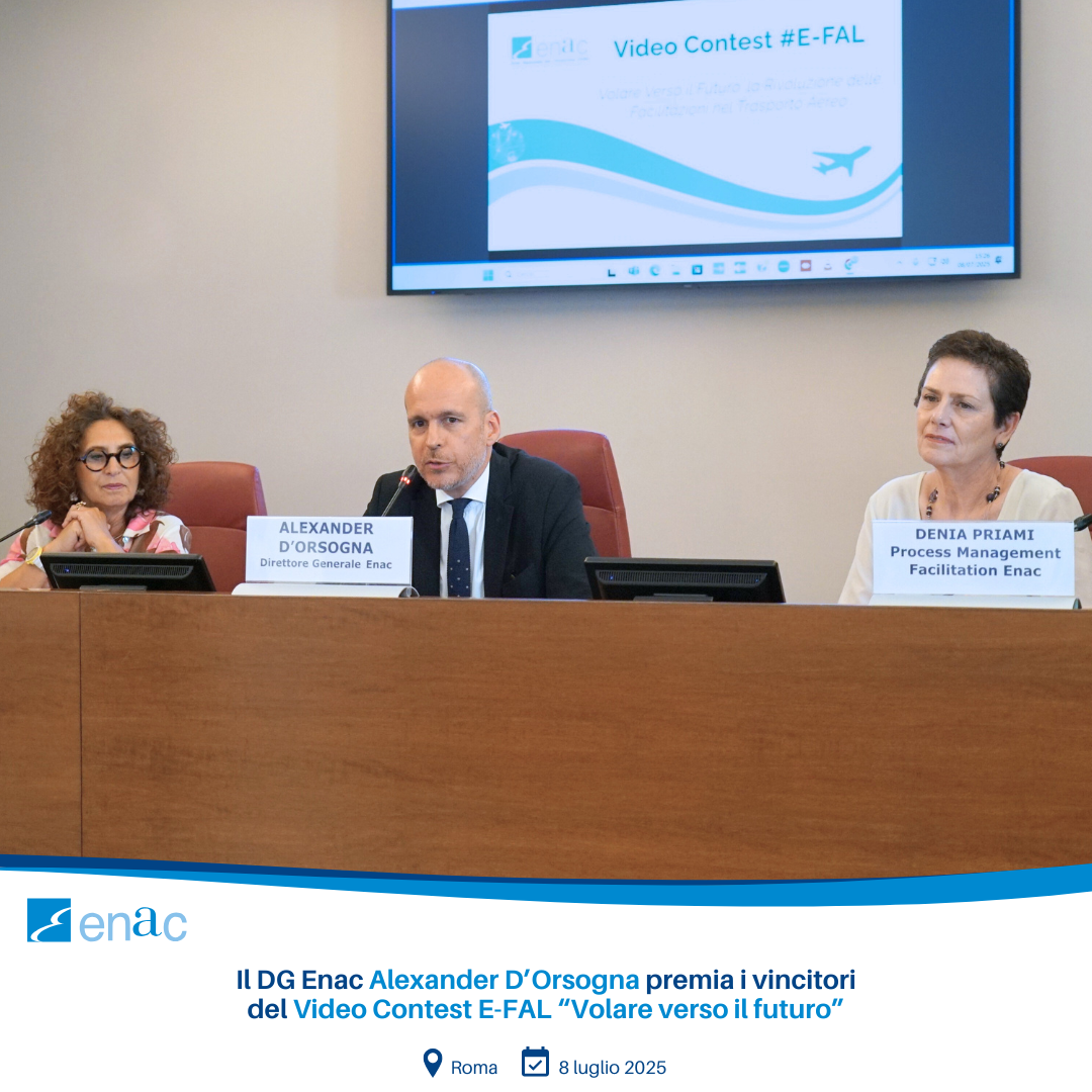 Il DG Enac Alexander D'Orsogna premia i vincitori del Video Contest E-FAL "Volare verso il futuro"