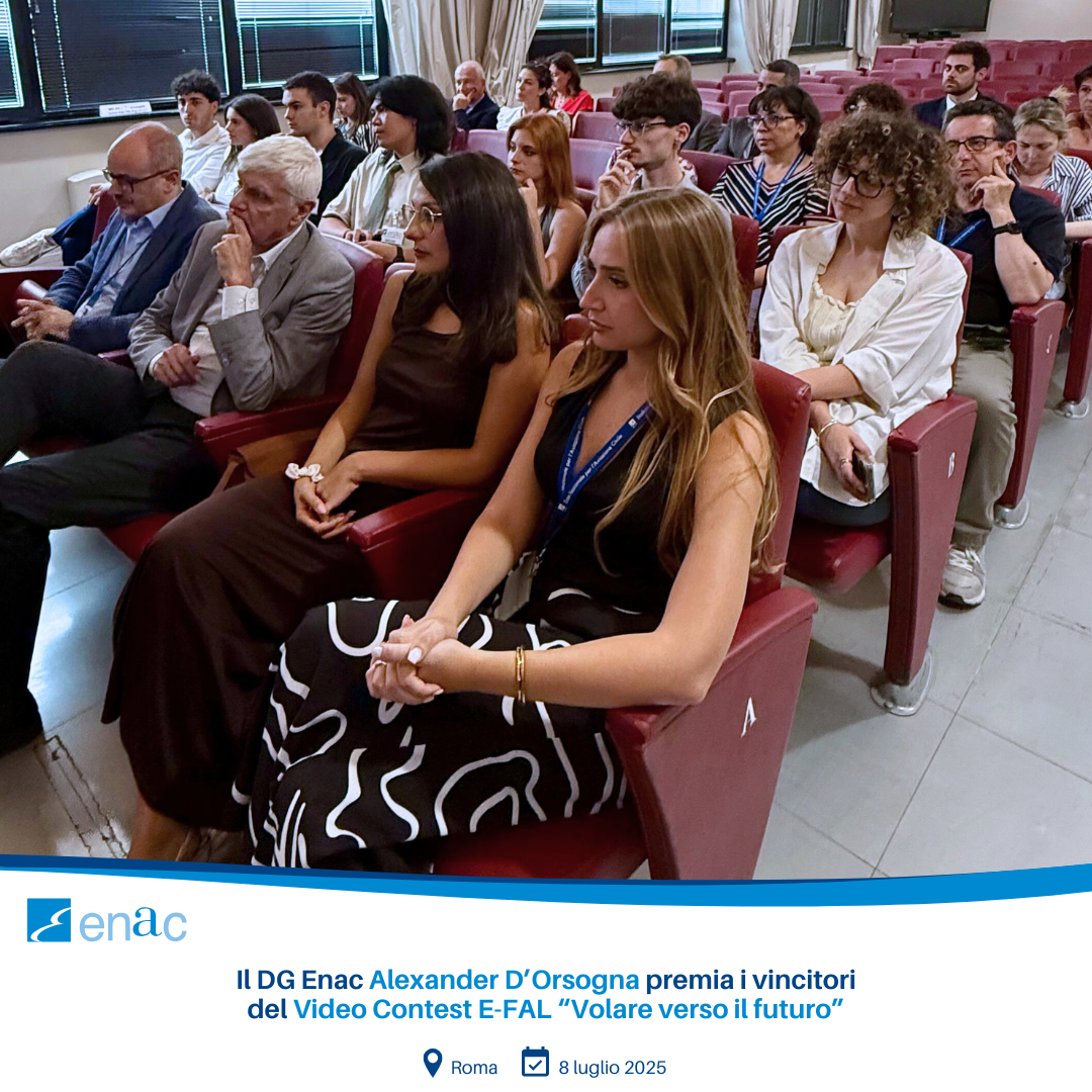Il DG Enac Alexander D'Orsogna premia i vincitori del Video Contest E-FAL "Volare verso il futuro"