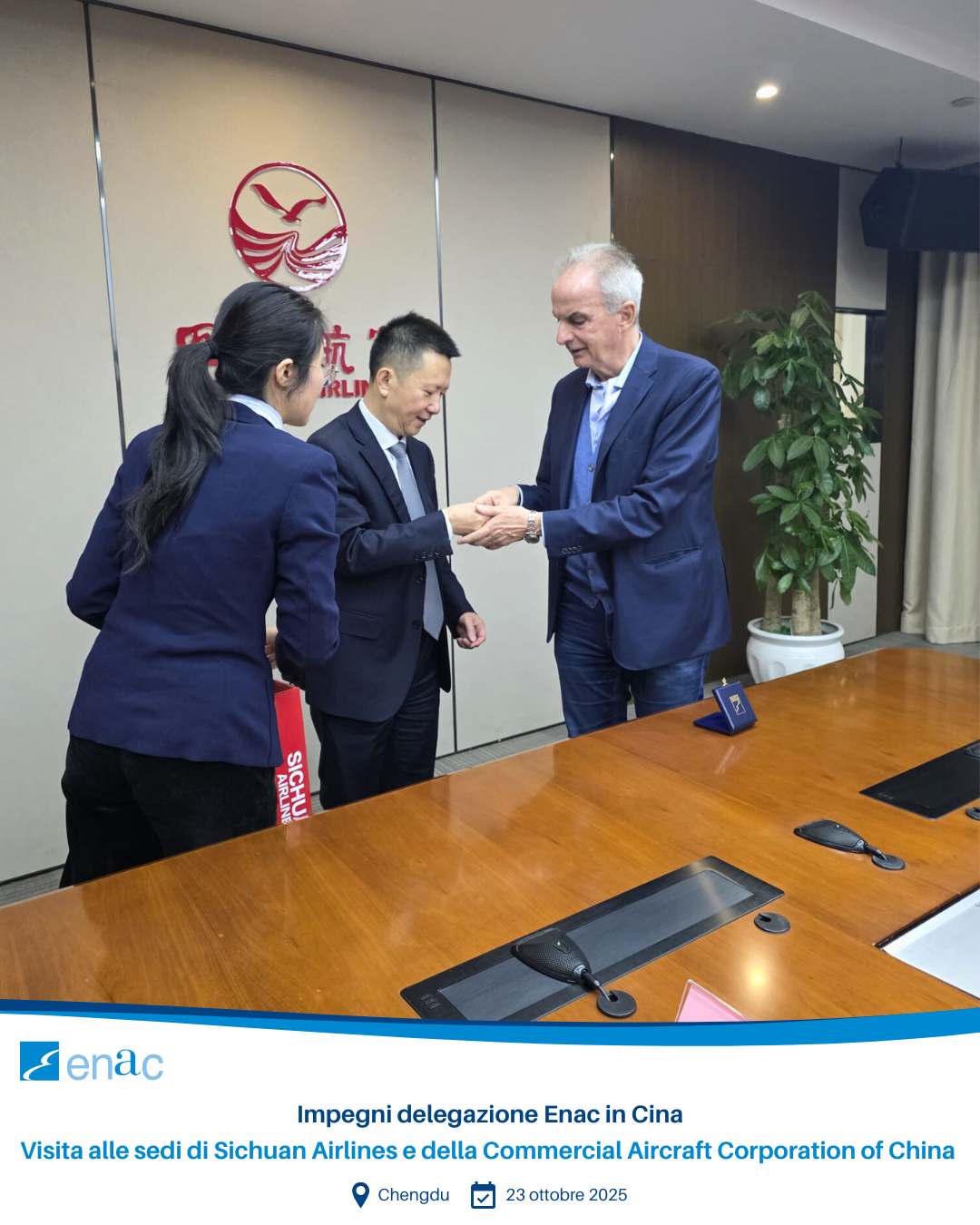 Visita alle sedi di Sichuan Airlines e COMAC