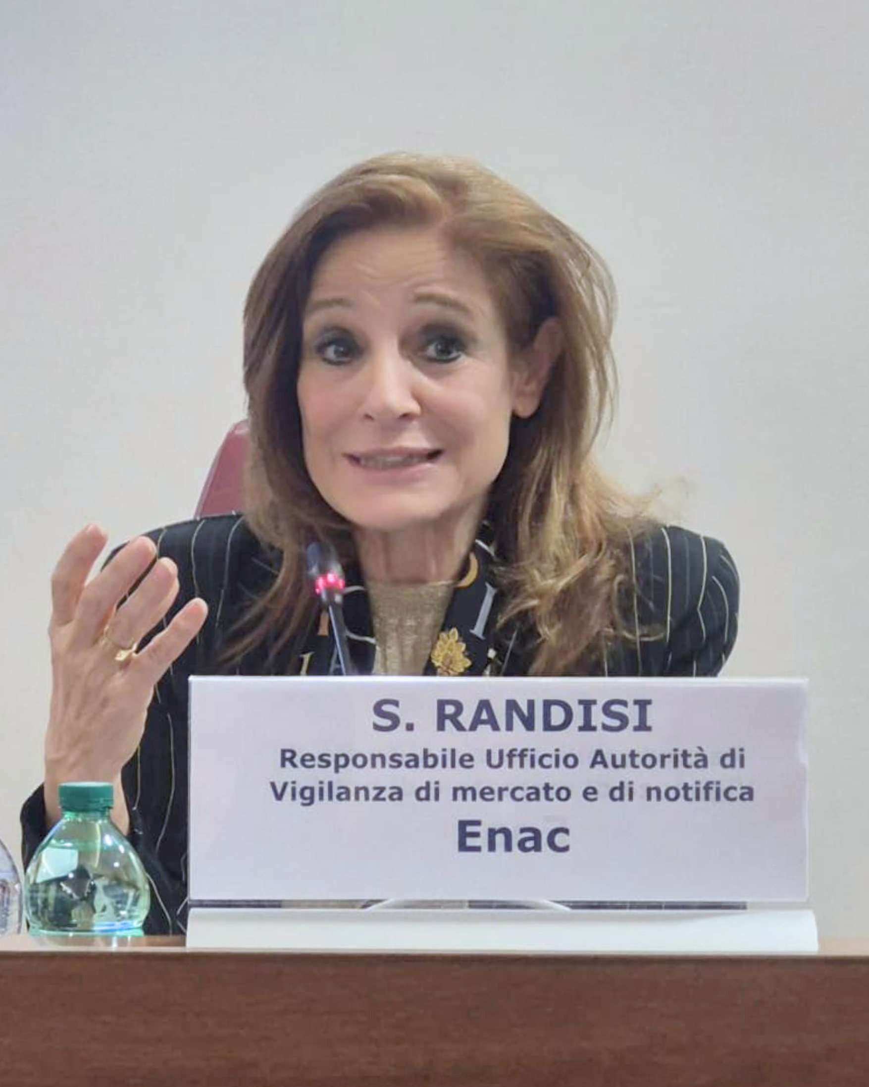 Il Presidente e il Direttore Generale Enac consegnano il "Premio Fiorenza de Bernardi” 2025 a 10 giovani donne pilota