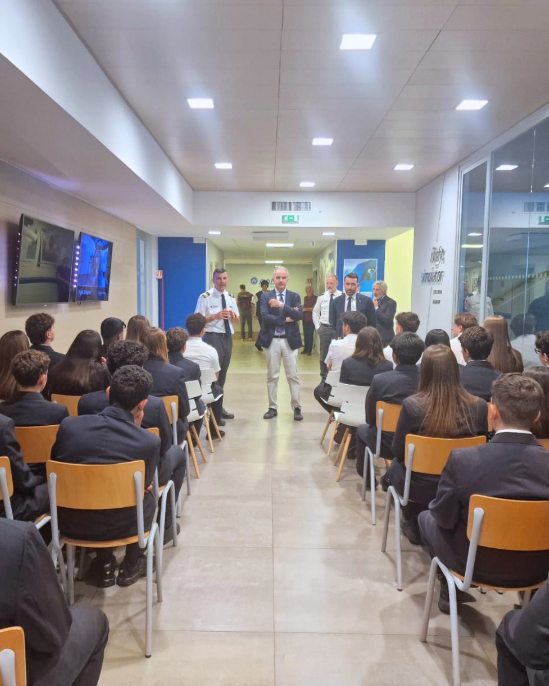 Il Presidente Enac Di Palma in visita all’Istituto Nobile Aviation College: “Investire nei giovani per lo sviluppo dell’aviazione civile del futuro”