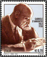 Francobollo del 2013 da 0,70 centesimi di Euro, con l'immagine di Gabriele D'Annunzio mentre legge e dedicato al 150° anniversario della nascita del poeta.