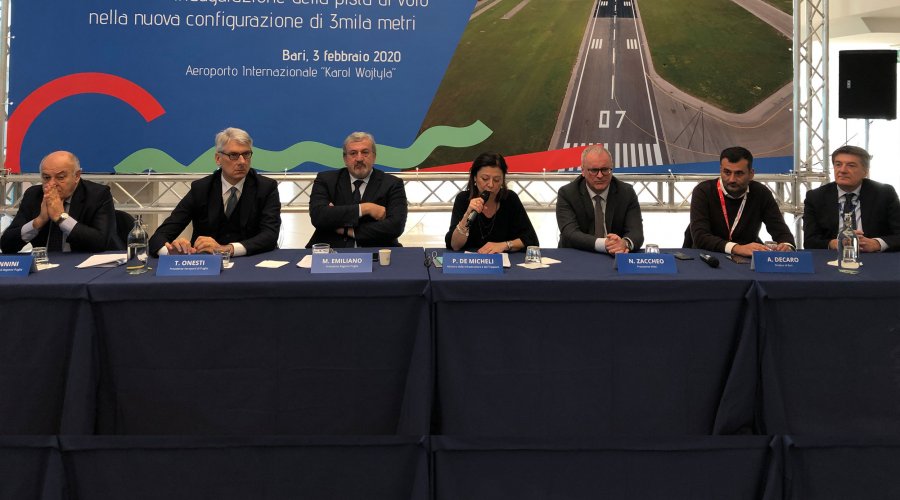 La pista del Karol Wojtyla di Bari operativa nella nuova configurazione massima a 3.000 metri